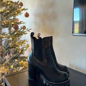 LV Chelsea Boot